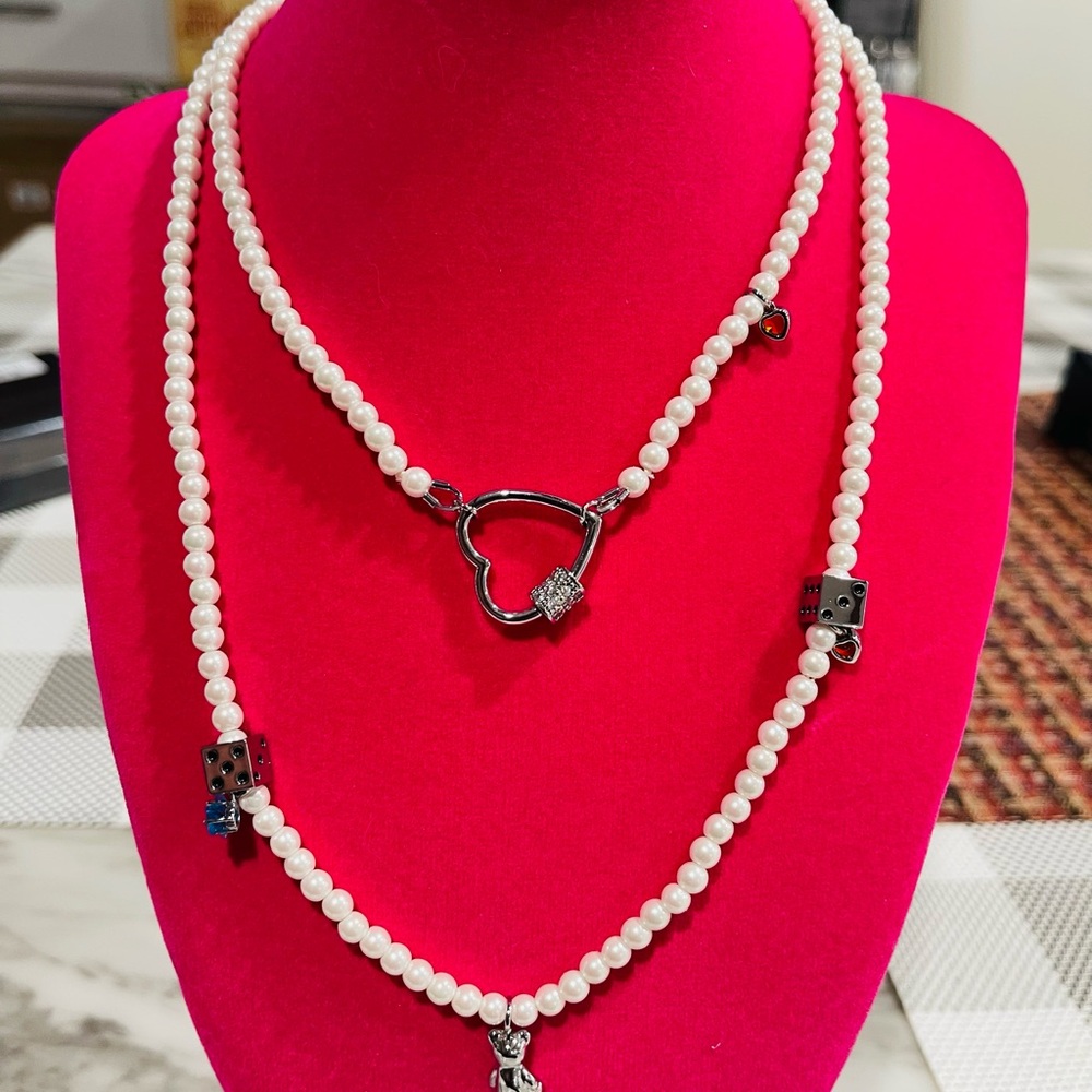 Dalmata Elegant White Pearl Necklace with Silver Accents